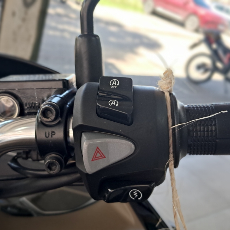 honda pcx dlx 160 abs (2025/2026)7