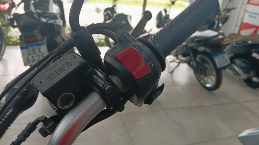 nxr bros 160 abs6