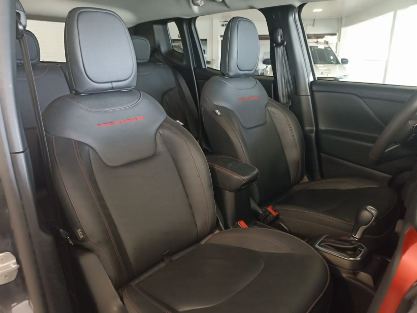 jeep renegade 1.3 t270 turbo flex trailhawk 4x4 at9 4p automatico 202312