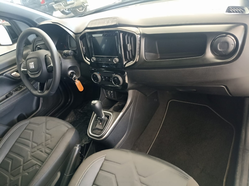 fiat strada 1.3 firefly flex volcano cd cvt 4p automatico 202410