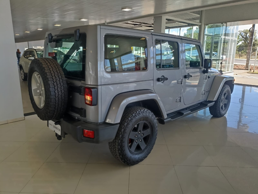 jeep wrangler 3.6 unlimited sahara 4x4 v6 gasolina 4p automatico 2.0 20185