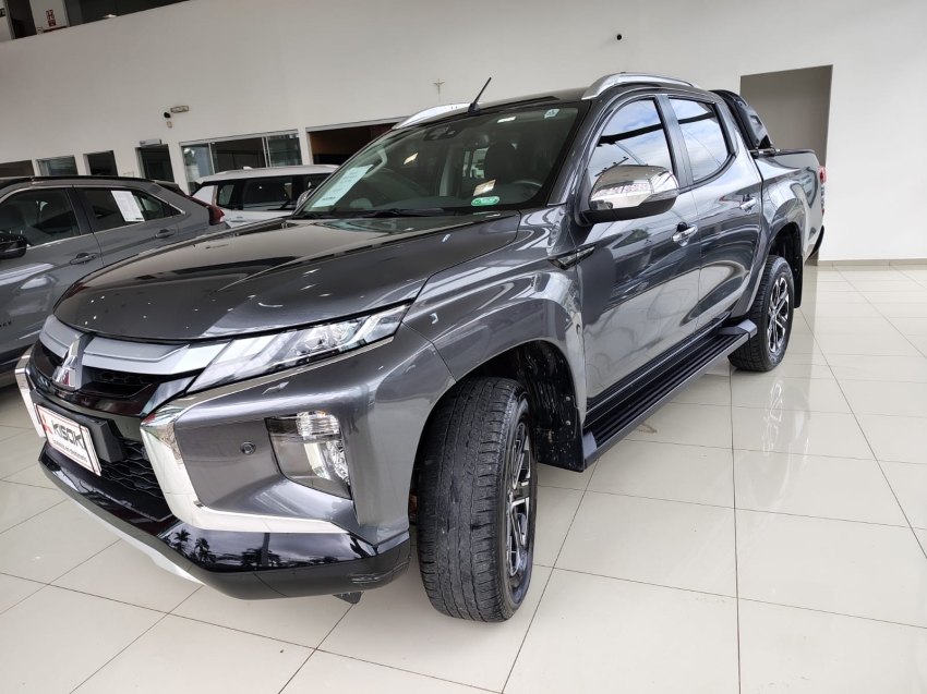 mitsubishi l200 triton 2.4 turbo diesel 4x4 at sport hpe-s 4p automatico 2025