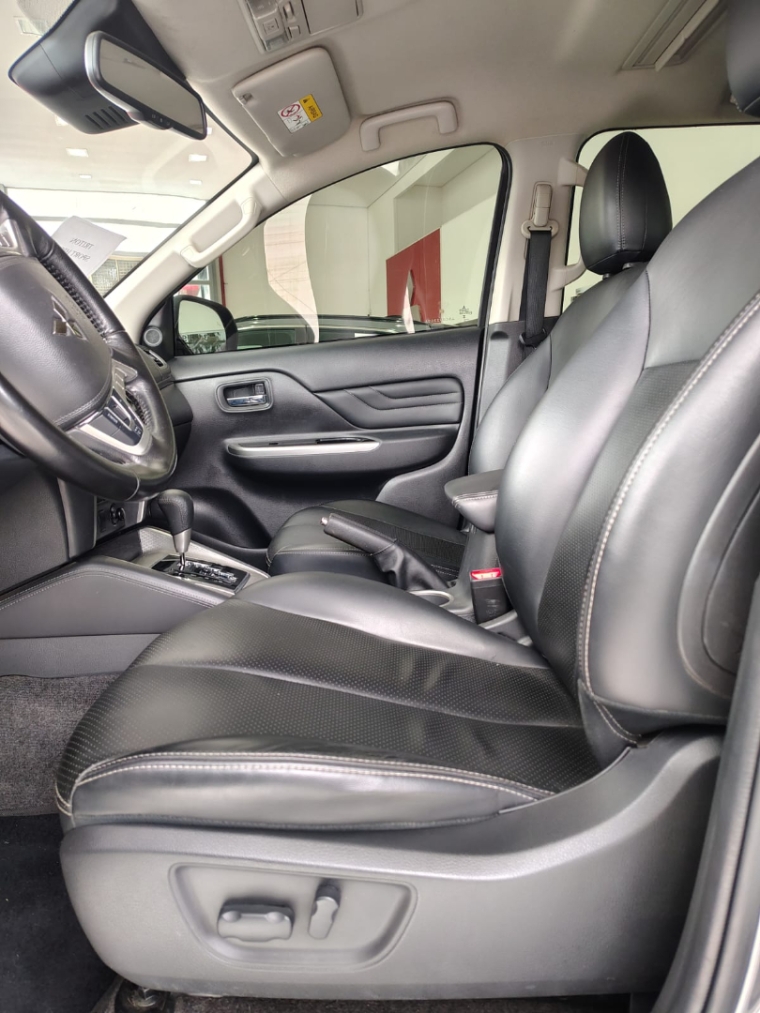 mitsubishi l200 triton 2.4 turbo diesel 4x4 at sport hpe-s 4p automatico 20256