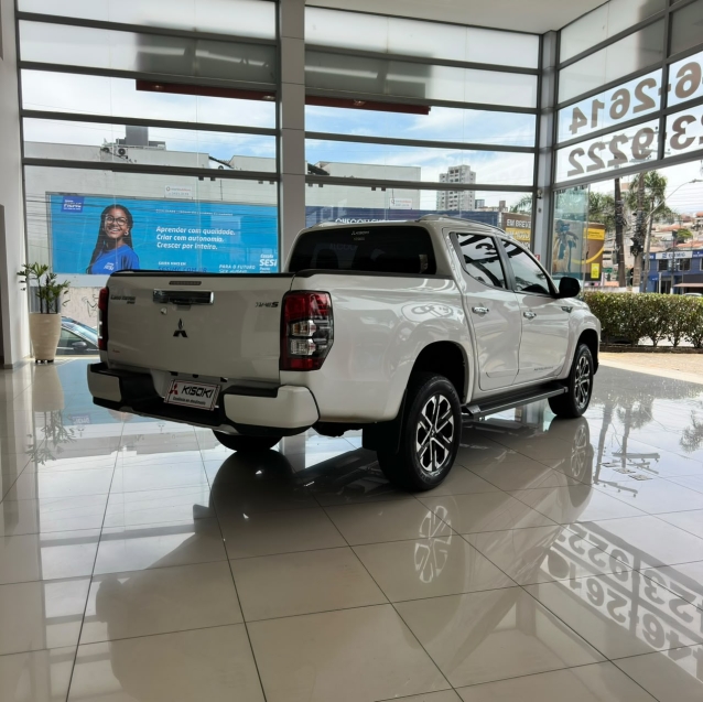 mitsubishi l200 triton 2.4 16v turbo diesel sport hpe-s cd 4p 4x4 automatico 20254