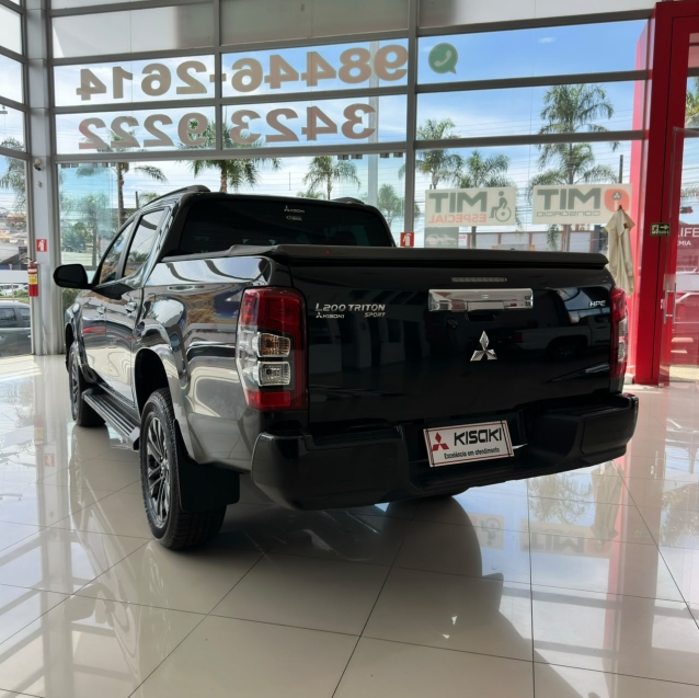mitsubishi l200 triton 2.4 16v turbo diesel sport hpe cd 4p 4x4 automatico 20252