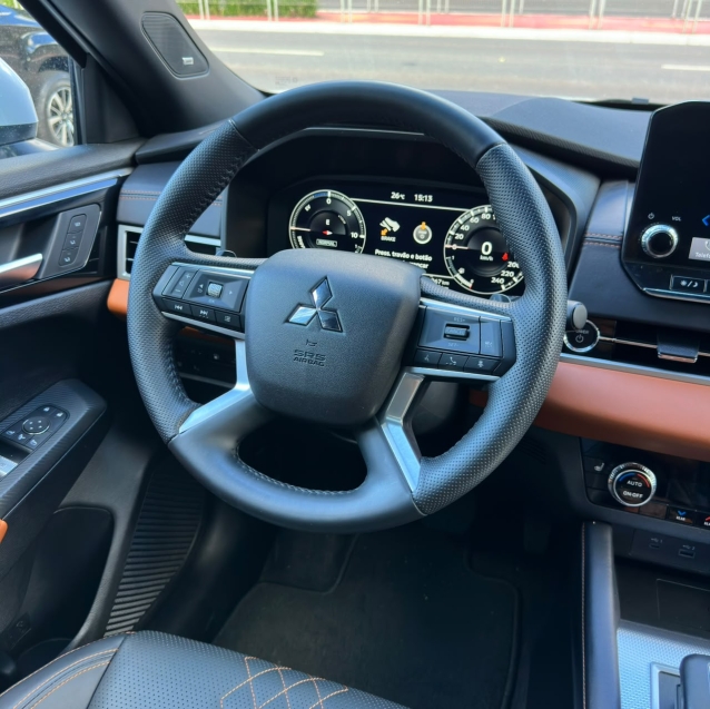mitsubishi outlander 2.4 phev signature s-awc dht 2.3 hibrido 4p automatico 202612