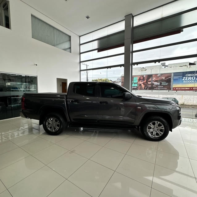 mitsubishi l200 triton 2.4 16v turbo diesel gls cd 4x4 automatico 4p 202611