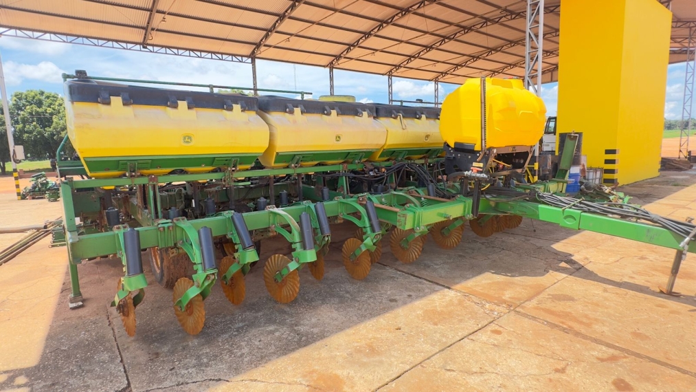 john deere plantadeira 2113 - diesel automatico 2011 john deere plantadeira 2113 - diesel automatico 2011