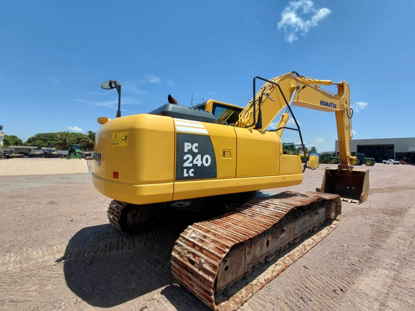 komatsu escavadeira pc 210 pc240 hibrido automatico 20234