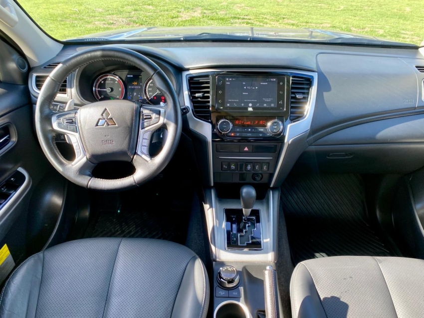 Mitsubishi L200 TRITON 2.4 TURBO DIESEL 4X4 AT SPORT HPE-S