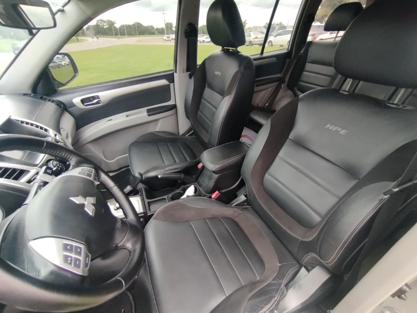 Mitsubishi PAJERO 3.2 HPE 4X4 7 LUGARES 16V TURBO INTERCOOLER DIESEL 4P AUTOMÁTICO