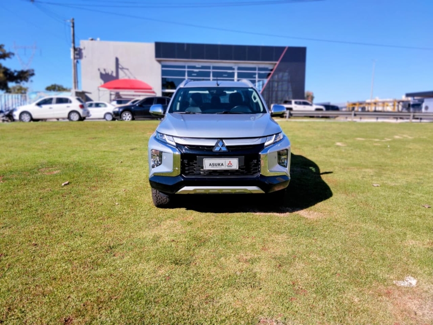Mitsubishi L200 TRITON 2.4 16V TURBO DIESEL SPORT HPE-S CD 4P 4X4 AUTOMÁTICO