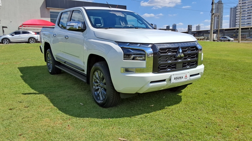 Mitsubishi L200 TRITON 2.4 16V TURBO DIESEL SPORT HPE CD 4P 4X4 AUTOMÁTICO