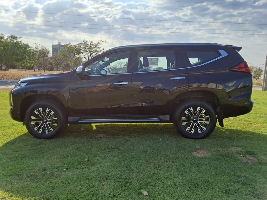 Mitsubishi PAJERO SPORT 2.4 16V MIVEC TURBO DIESEL HPE AWD AUTOMÁTICO