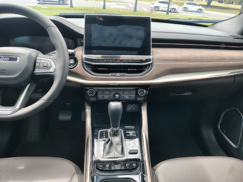 JEEP COMMANDER 2.0 TD380 TURBO DIESEL OVERLAND AT9