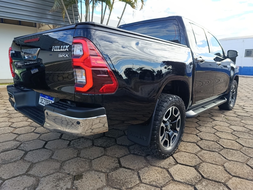 toyota hilux 2.8 d-4d turbo diesel cd srx 4x4 automatico 4p 2024