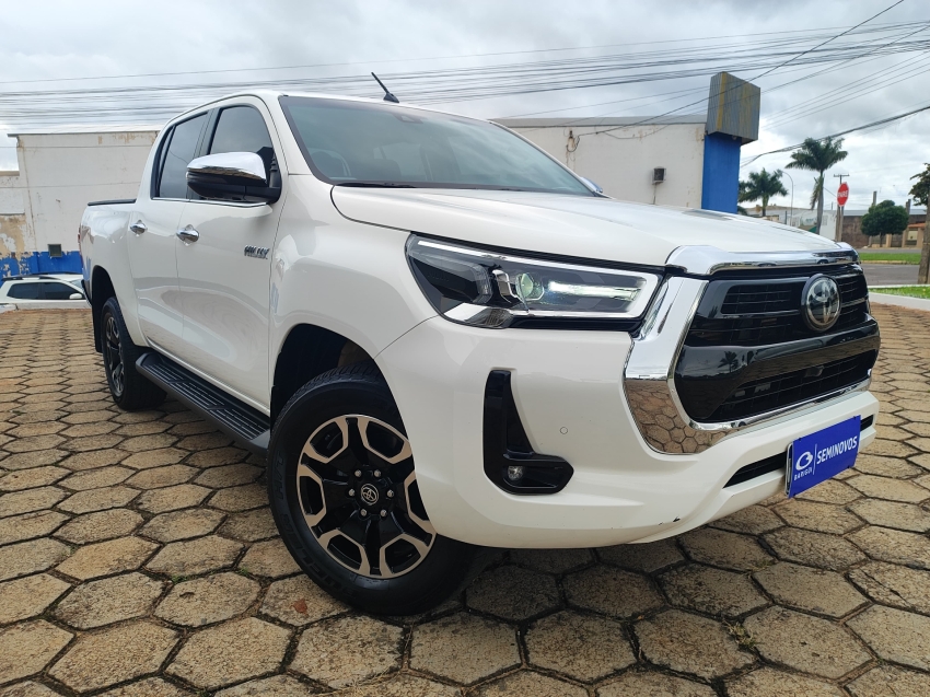toyota hilux 2.8 d-4d turbo diesel cd srx 4x4 automatico 4p 2022