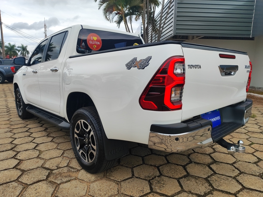 toyota hilux 2.8 d-4d turbo diesel cd srx 4x4 automatico 4p 2022