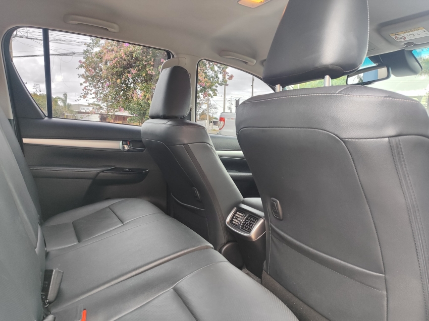 toyota hilux 2.8 d-4d turbo diesel cd srx 4x4 automatico 4p 2022