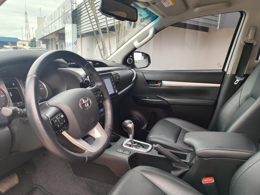 toyota hilux 2.8 d-4d turbo diesel cd srx 4x4 automatico 4p 2022