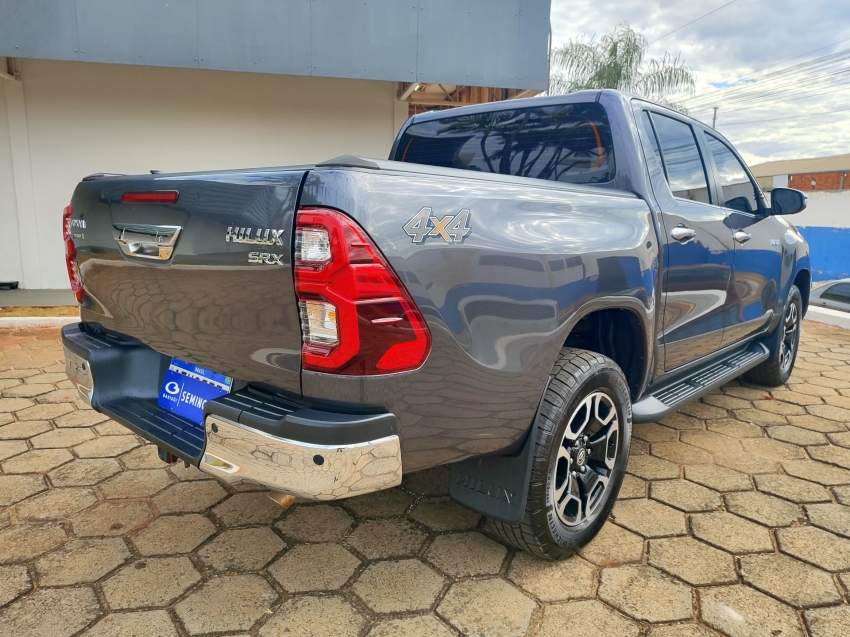toyota hilux 2.8 d-4d turbo diesel cd srx 4x4 automatico 4p 2023
