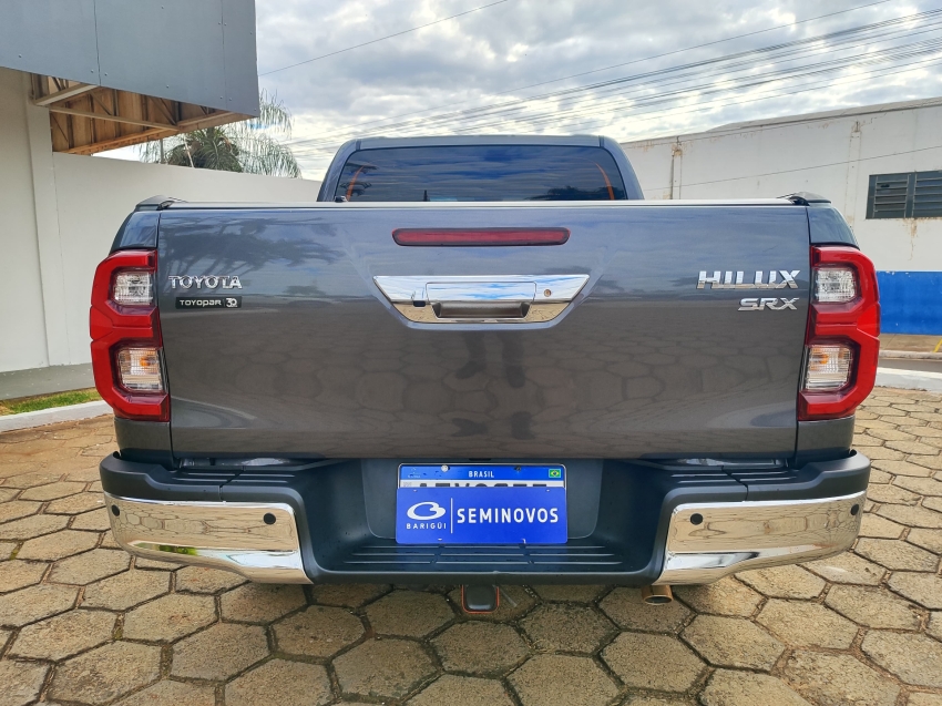 toyota hilux 2.8 d-4d turbo diesel cd srx 4x4 automatico 4p 2023