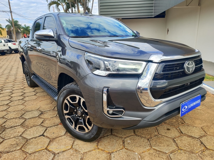 toyota hilux 2.8 d-4d turbo diesel cd srx 4x4 automatico 4p 2023