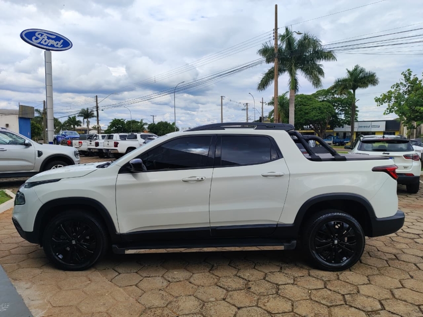 fiat toro 1.3 turbo 270 flex volcano at6 4p automatico 2022