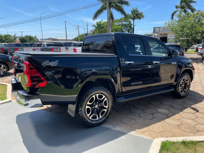 toyota hilux 2.8 d-4d turbo diesel cd srx 4x4 automatico 4p 20235