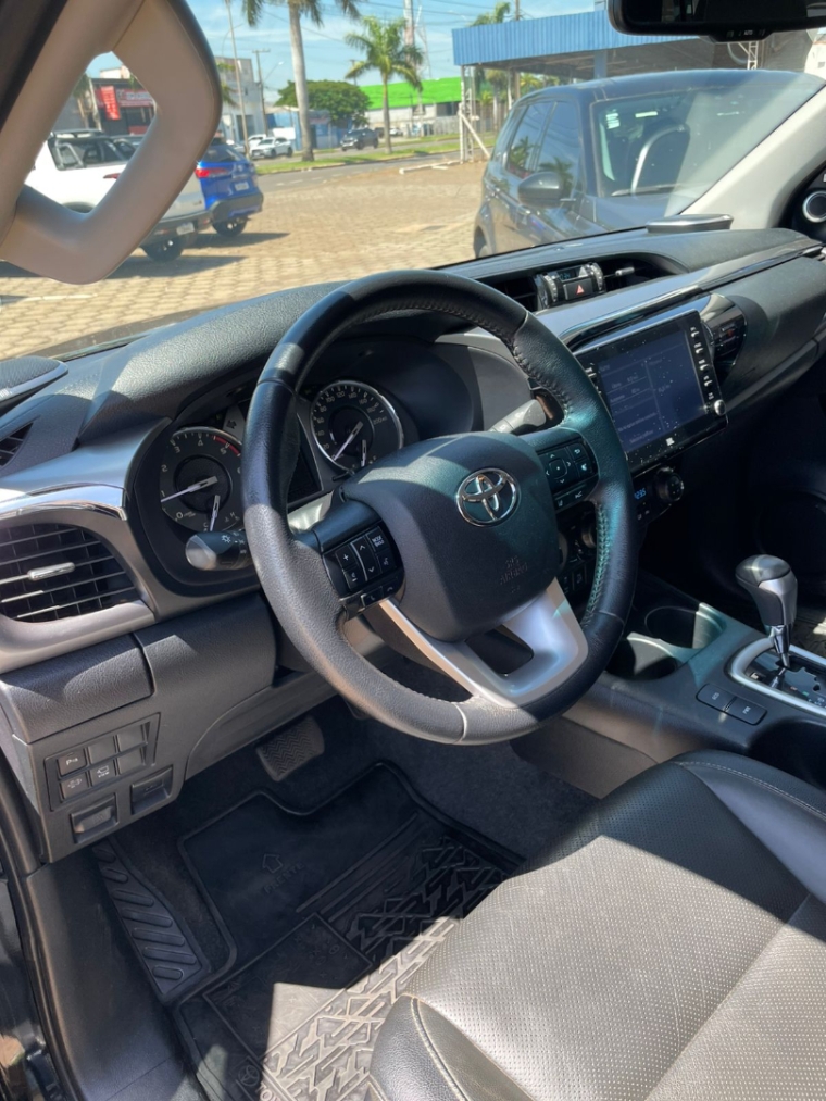 toyota hilux 2.8 d-4d turbo diesel cd srx 4x4 automatico 4p 202310
