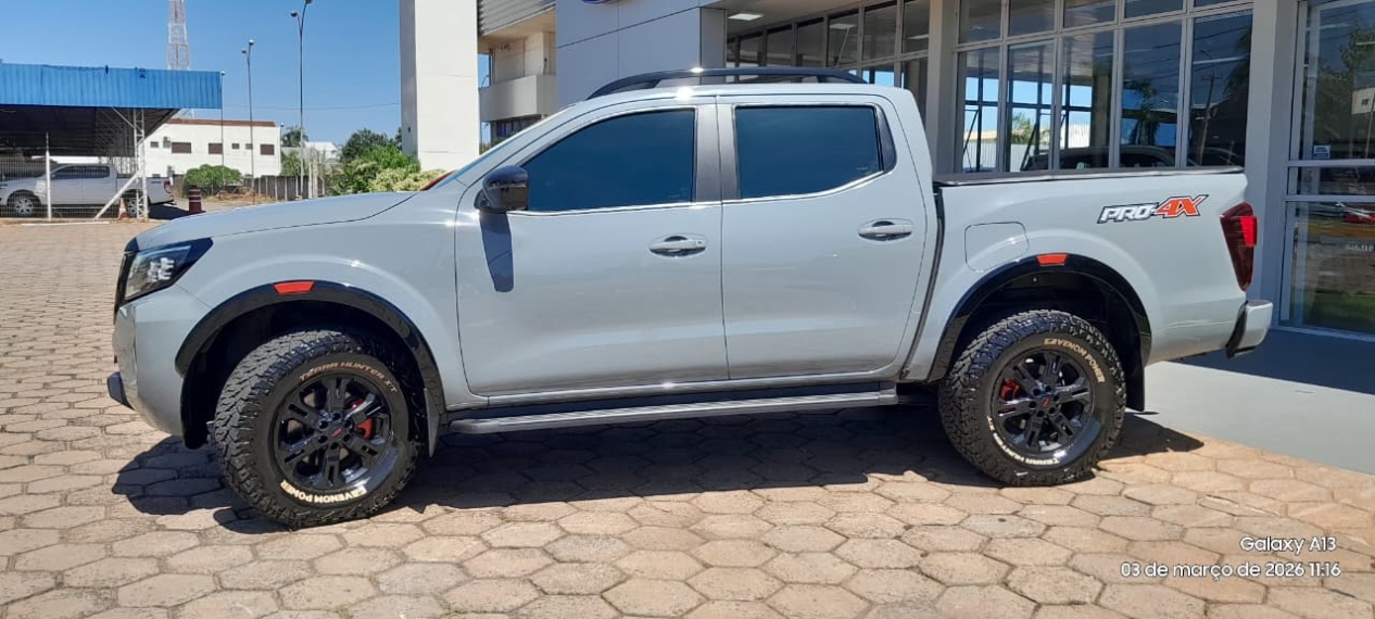 nissan frontier 2.3 16v turbo diesel pro4x cd 4x4 automatico 4p 20232