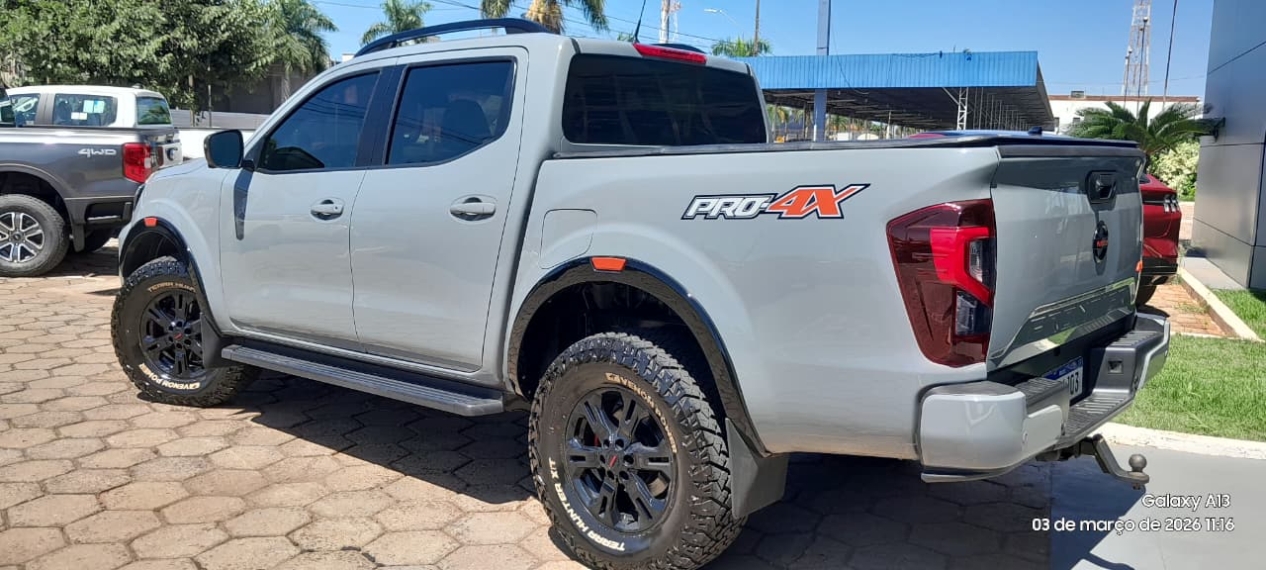 nissan frontier 2.3 16v turbo diesel pro4x cd 4x4 automatico 4p 20233