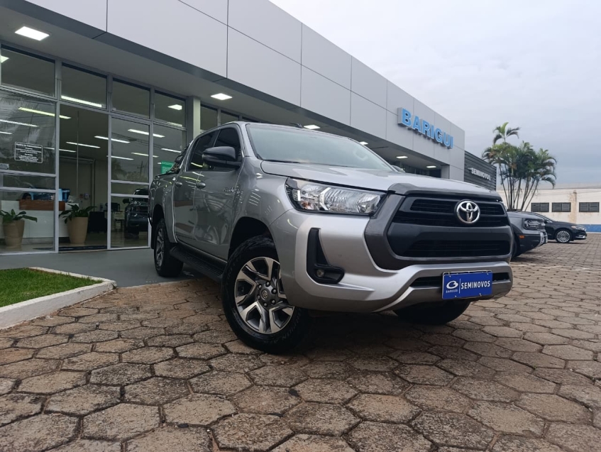 toyota hilux 2.8 d-4d turbo diesel cs 4x4 automatico 2.7 4p 2023