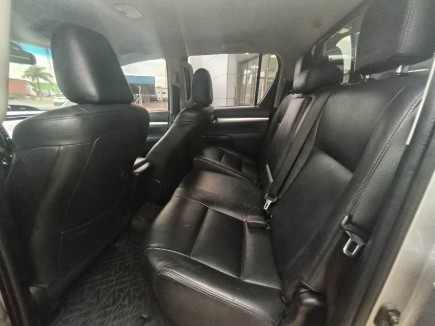 toyota hilux 2.8 d-4d turbo diesel cs 4x4 automatico 2.7 4p 20238