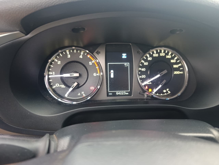toyota hilux 2.8 d-4d turbo diesel cs 4x4 automatico 2.7 4p 20239