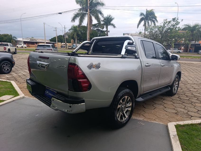 toyota hilux 2.8 d-4d turbo diesel cs 4x4 automatico 2.7 4p 20235