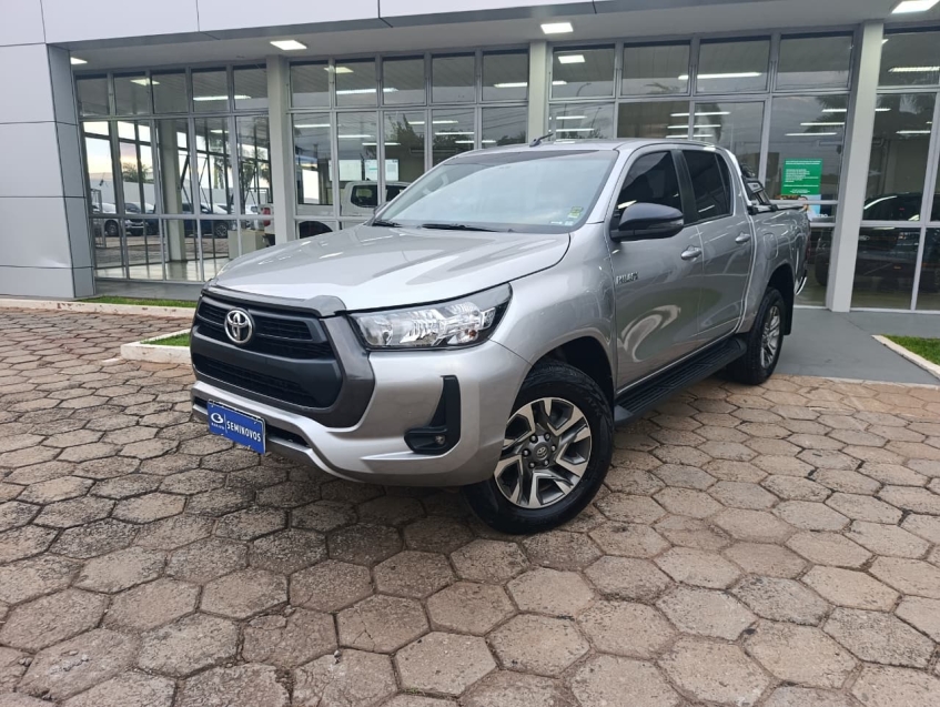 toyota hilux 2.8 d-4d turbo diesel cs 4x4 automatico 2.7 4p 20232
