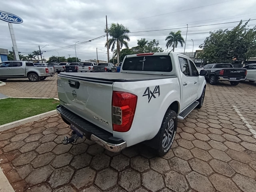 nissan frontier 2.3 16v turbo diesel xe cd 4x4 automatico 4p 20213