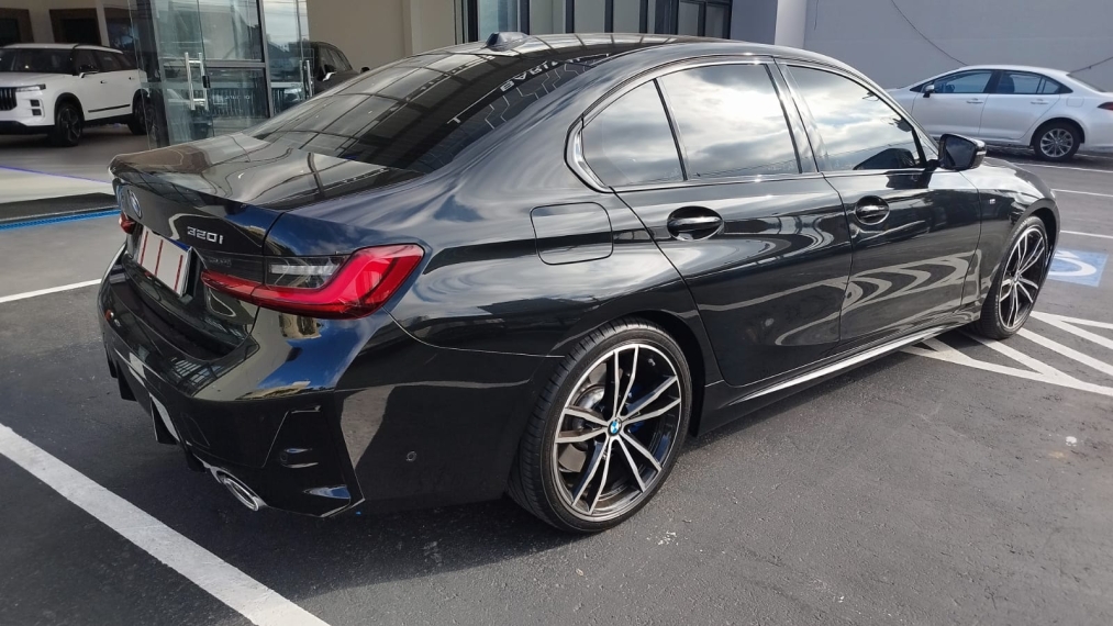 bmw 320i 2.0 flex automatico 2024
