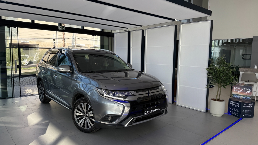 mitsubishi outlander 2.2 mivec di-d diesel hpe-s awd automatico 4p 2022