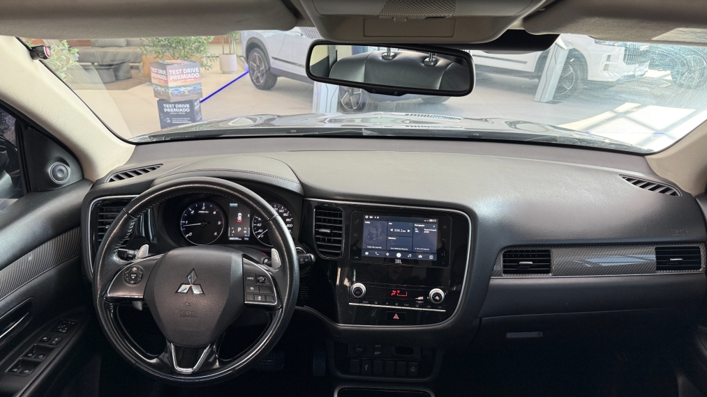 mitsubishi outlander 2.2 mivec di-d diesel hpe-s awd automatico 4p 2022