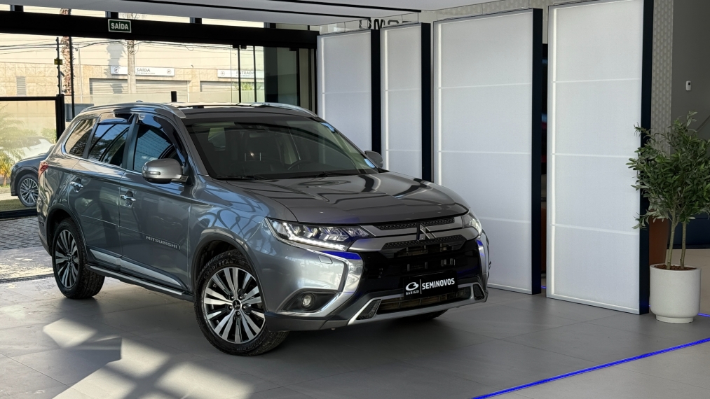 mitsubishi outlander 2.2 mivec di-d diesel hpe-s awd automatico 4p 2022