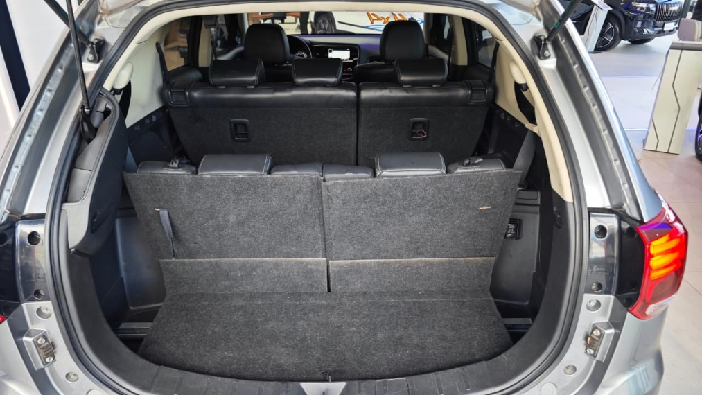 mitsubishi outlander 2.2 mivec di-d diesel hpe-s awd automatico 4p 2022