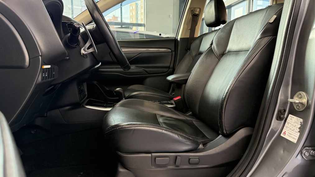 mitsubishi outlander 2.2 mivec di-d diesel hpe-s awd automatico 4p 2022