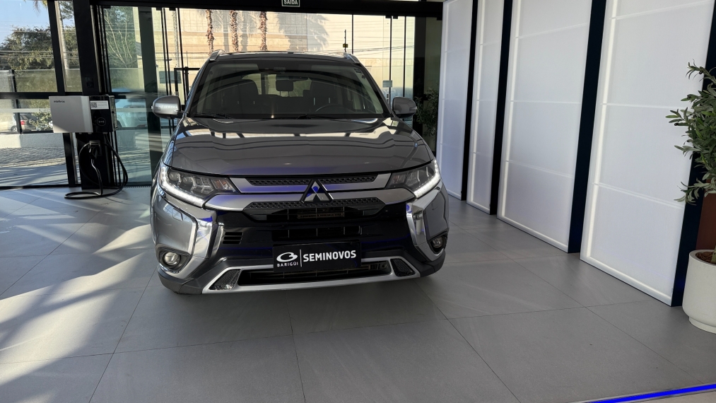mitsubishi outlander 2.2 mivec di-d diesel hpe-s awd automatico 4p 2022