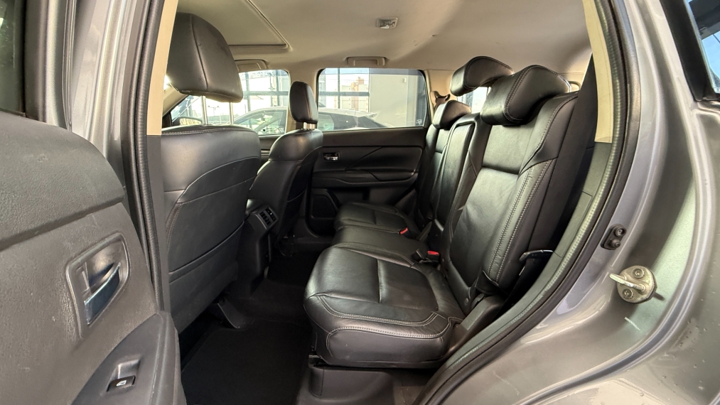 mitsubishi outlander 2.2 mivec di-d diesel hpe-s awd automatico 4p 2022