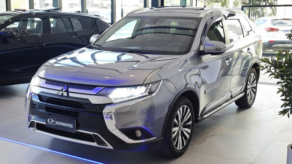 mitsubishi outlander 2.2 mivec di-d diesel hpe-s awd automatico 4p 2022
