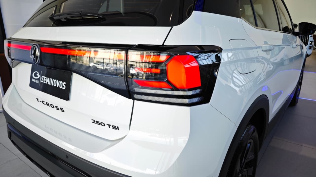 volkswagen t-cross 1.4 250 tsi total flex highline automatico 4p 2025