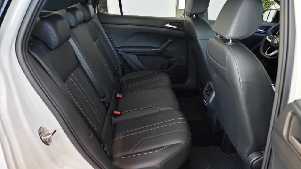 volkswagen t-cross 1.4 250 tsi total flex highline automatico 4p 2025