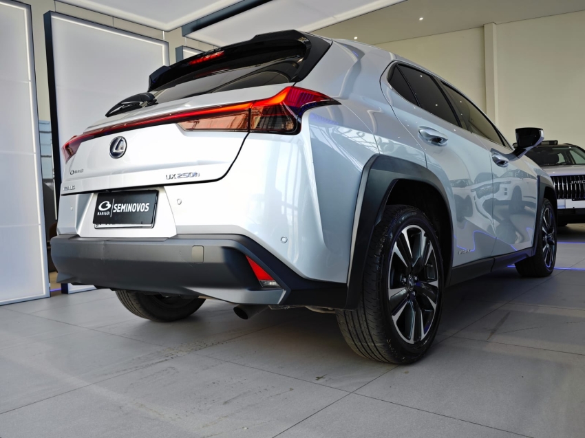 lexus ux 250h 2.0 vvt-i hybrid dynamic cvt hibrido 4p automatico 2019
